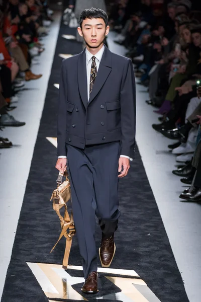 Look 37